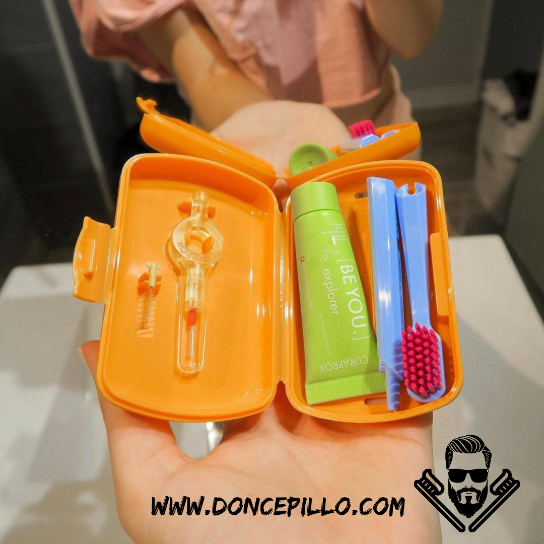 Travel Set para higiene bucal Curaprox Set de viaje (Cepillo dental + pasta  de 10ml + 2 cepillos interdentales) - Depósito Dental REISIX